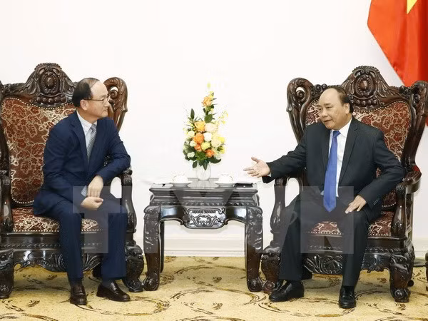 Samsung contributes significantly to Vietnam’s economy: PM ảnh 1