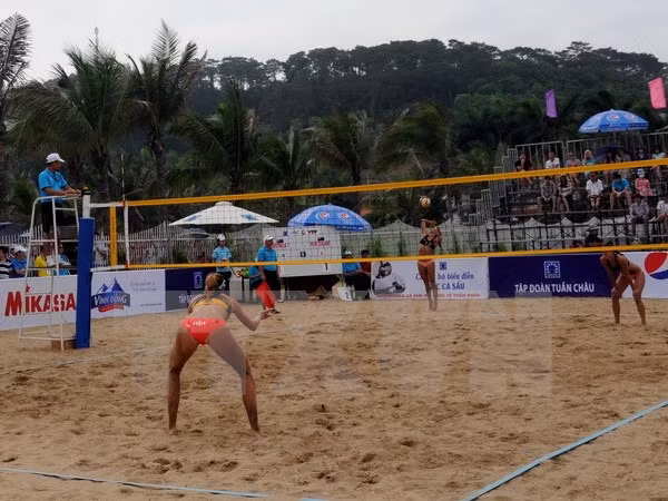Asian women’s beach volleyball tourney kicks off in Tuan Chau ảnh 1 Asian women’s beach volleyball tourney kicks off in Tuan Chau ảnh 1