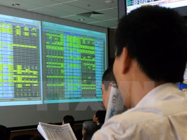 Vietnamese shares fall after short surge ảnh 1