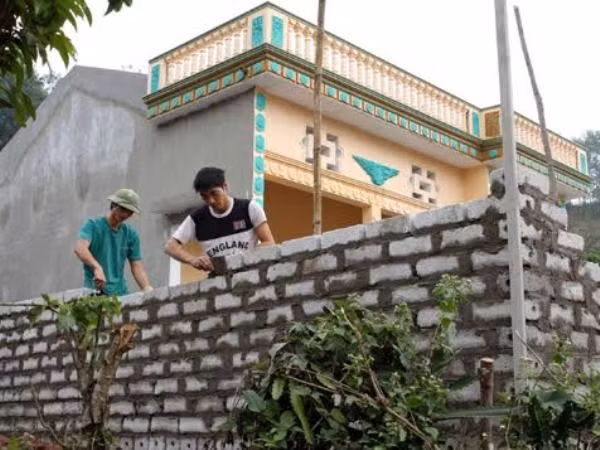 Impoverished rural families access loans for housing ảnh 1