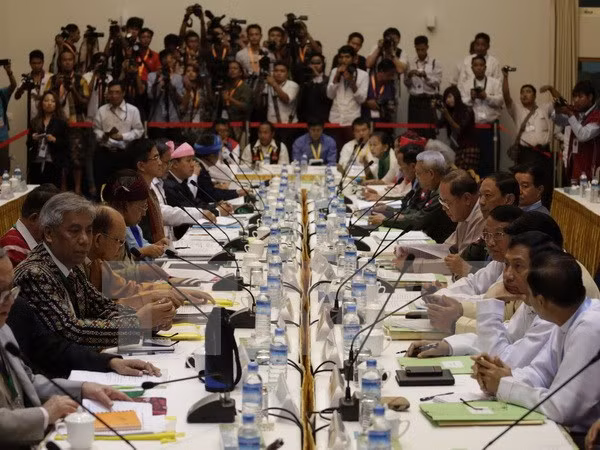 Myanmar President pledges to maintain peace process with armed groups ảnh 1 Myanmar President pledges to maintain peace process with armed groups ảnh 1