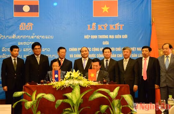 Vietnam, Laos border trade agreement passed ảnh 1