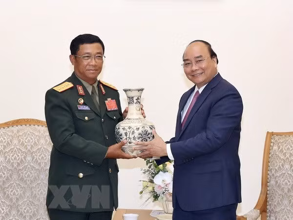 Gov’t leader meets with chief of Lao army’s general staff ảnh 1