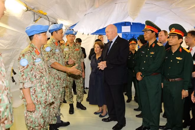 Australian Governor-General visits Vietnam’s level-2 field hospital ảnh 1