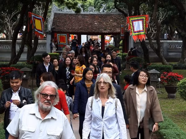Hanoi welcomes 3 million foreign tourists in five months ảnh 1