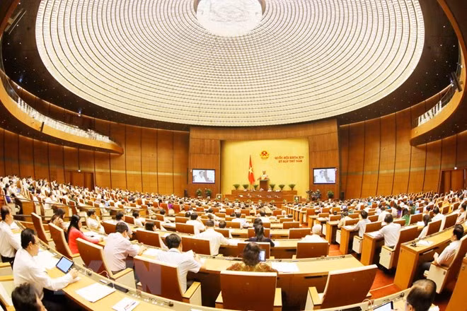 NA reviews socio-economic development, state budget plans ảnh 1