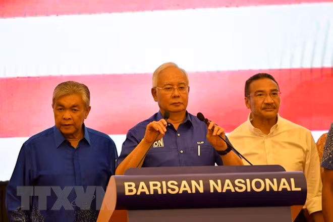 Malaysian former PM resigns from UMNO President, BN Chairman ảnh 1