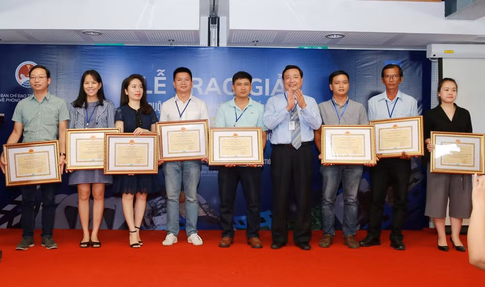 “Don’t play with natural disasters” wins first prize of film contest ảnh 1