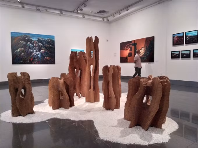 Vietnamese, Thai, Japanese artists give silent talk through art ảnh 3