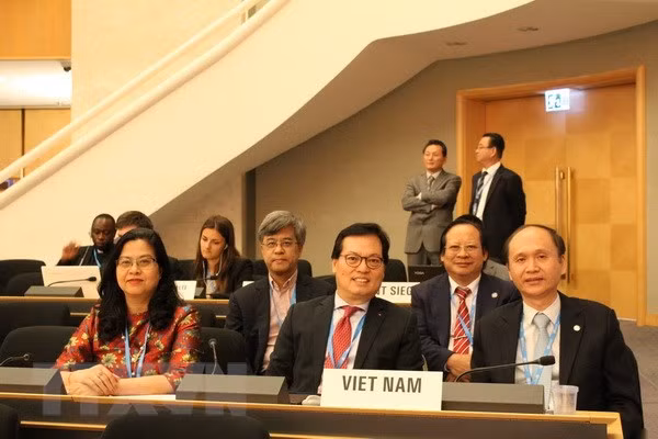 Vietnam takes concrete steps towards universal health coverage ảnh 1