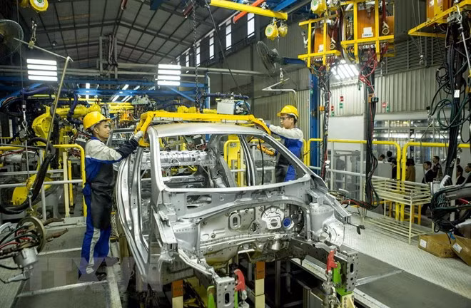 Gov’t asked to help automakers overcome difficulties ảnh 1
