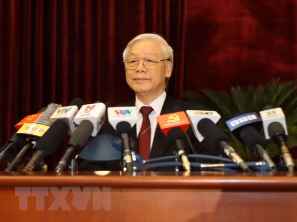 Party to focus on building contingent of capable, virtuous officials ảnh 1