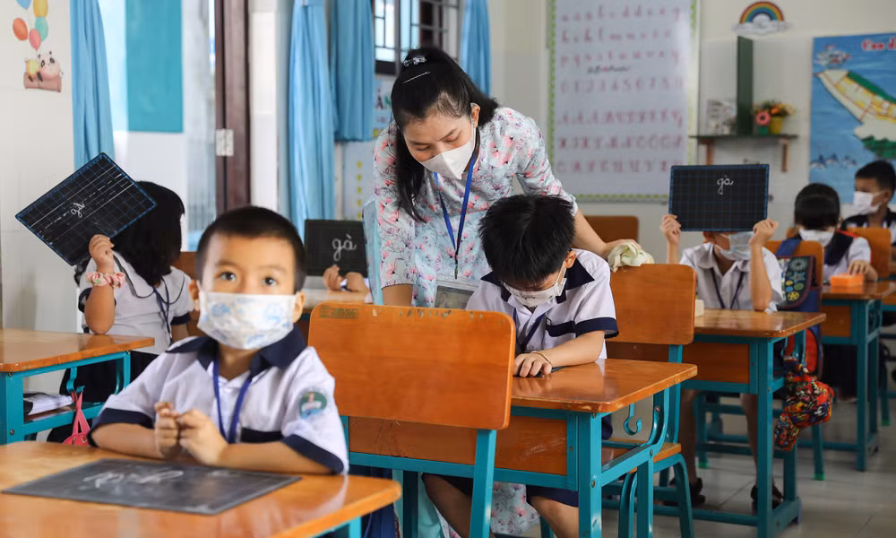 Students should receive psychological support on return to school: official ảnh 2