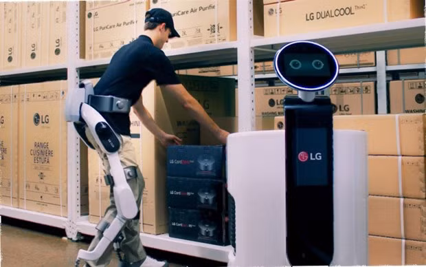 LG Electronics to move smart phone production to Vietnam ảnh 1