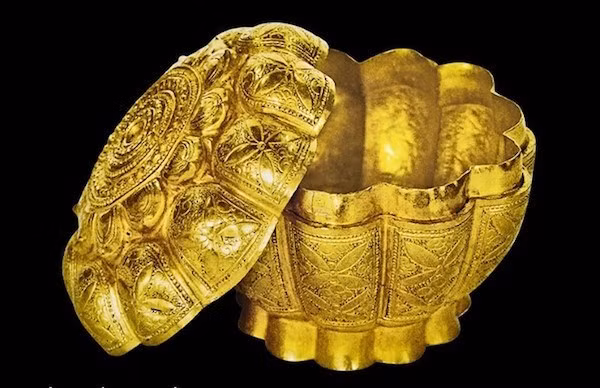 Quang Ninh introduces two new national treasures ảnh 1