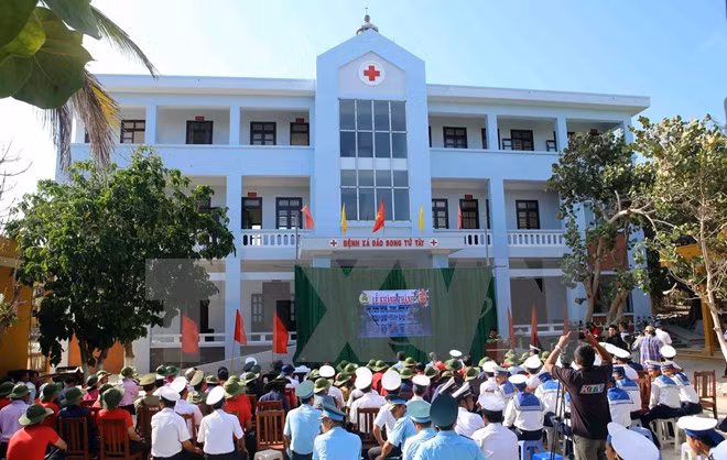 Song Tu Tay clinic becomes operational ảnh 1