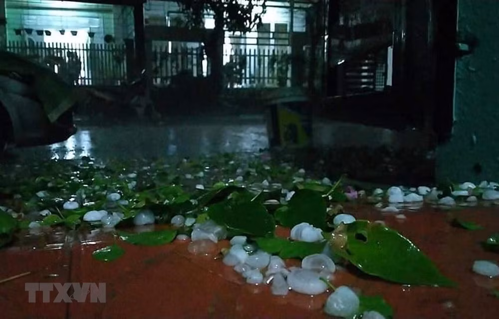 Hail causes damage in northern mountainous provinces ảnh 1