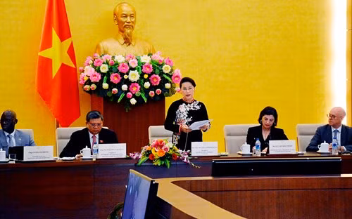 NA leader receives WB-IMF Parliamentary Network delegation ảnh 1