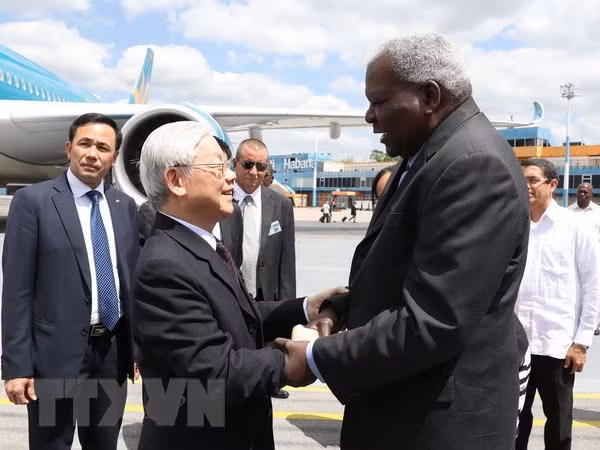 Party chief begins State visit to Cuba ảnh 1