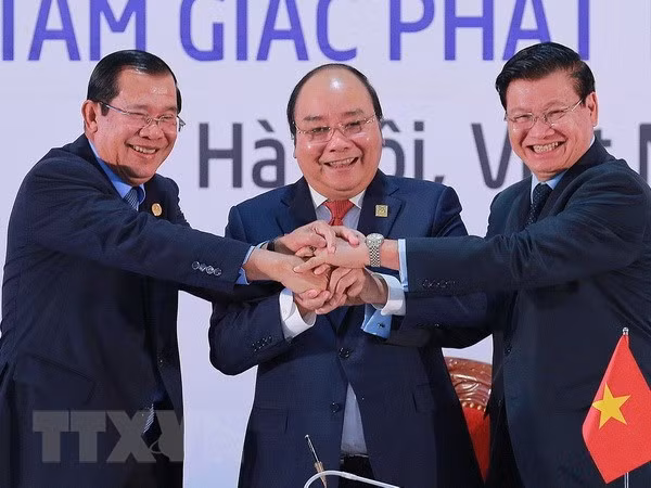 Cambodia, Laos, VN vow to further deepen comprehensive cooperation ảnh 1