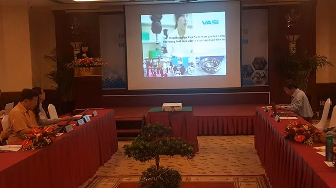 Electronic firms advised to boost linkages in supply chain ảnh 1