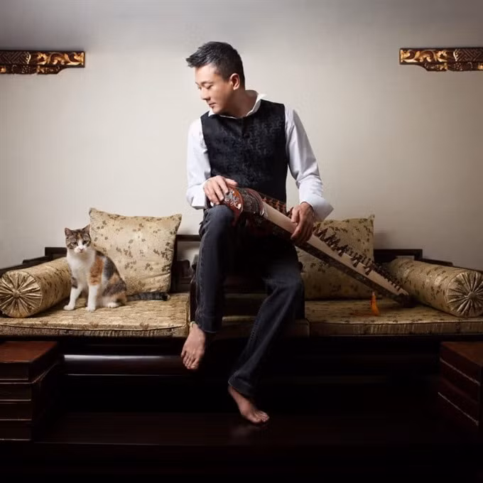 Vietnamese zither player nominated for IMA awards ảnh 1
