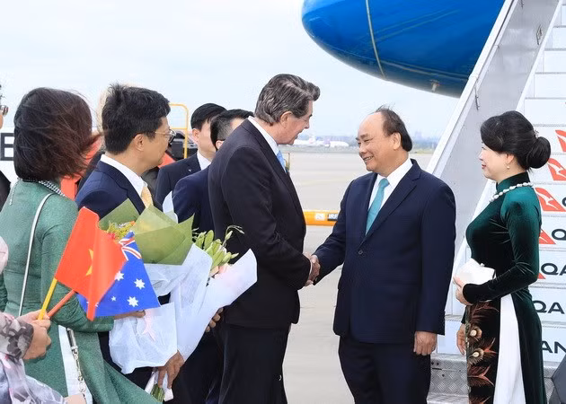 PM Phuc arrives in Sydney for ASEAN-Australia Special Summit ảnh 1