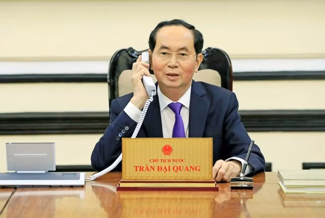 President Tran Dai Quang holds phone talks with Russian President ảnh 1