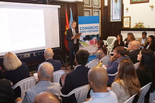 Argentina talk focuses on business opportunities with Vietnam ảnh 1