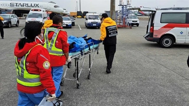 Passenger V.T.V, a 32-year-old Vietnamese national was transported to the hospital in Taiwan (China). (Photo: Courtesy of Vietnam Airlines)