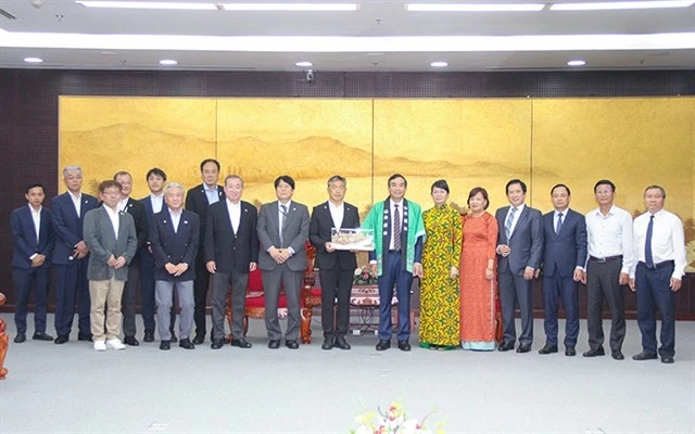 Da Nang city's leadership exchanges at a friendly visit to Kizasaru, Japan. The city will host the City Partnership Forum- Da Nang 2025, Meet Da Nang 2025 on January 16-18. (Photo: Courtesy of Da Nang city Portal)