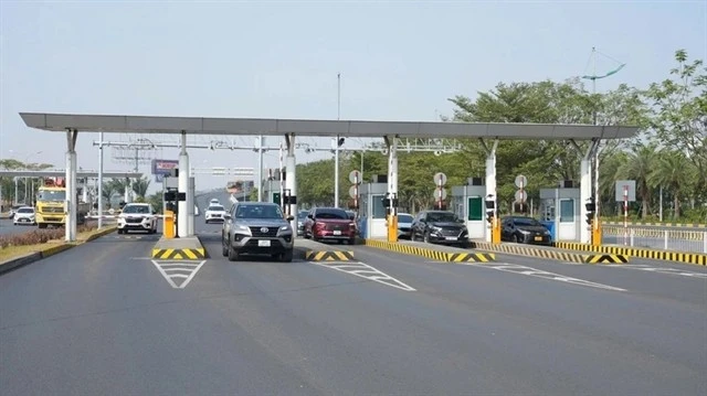 Electronic toll collection (ETC) is officially applied for all vehicles at Nội Bài International Airport on December 20. (Photo: VNA) 