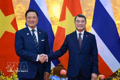 Vietnamese PM hosts welcome ceremony for Thai counterpart
