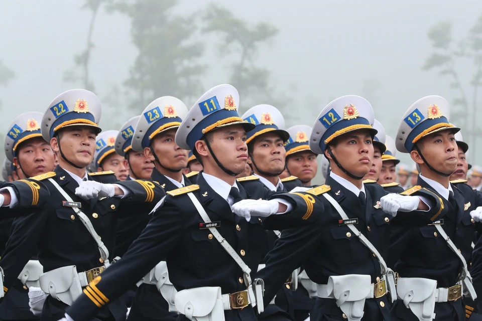 Naval officers take part in the rehearsal. (Photo: VNA)