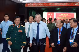 Party General Secretary To Lam and delegates at the meeting in Da Nang on March 28 (Photo: VNA)