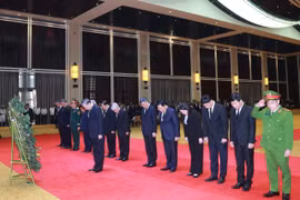 Party General Secretary To Lam leads a high-ranking delegation from the Communist Party and State of Vietnam to attend the funeral of Khamtay Siphandone, former President of the Lao People's Revolutionary Party Central Committee, former State President and former Prime Minister of Laos, on April 3. (Photo: VNA)