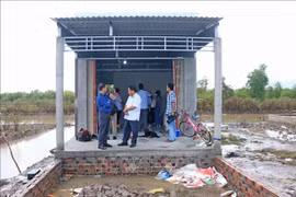 Phu Tan district, Ca Mau province, has so far kicked off the construction of 138 houses, with 97 already completed, reaching over 39% of the planned progress. (Photo: VNA)