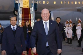 New Zealand Prime Minister Christopher Luxon arrives at Noi Bai International Airport in Hanoi on February 25. (Photo: VNA)