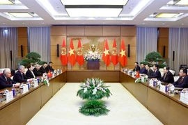 The meeting between National Assembly Chairman Tran Thanh Man and Prime Minister of Kyrgyzstan Adylbek Kasymaliev in Hanoi on March 6. (Photo: VNA)