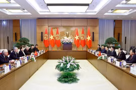 The meeting between National Assembly Chairman Tran Thanh Man and Prime Minister of Kyrgyzstan Adylbek Kasymaliev in Hanoi on March 6. (Photo: VNA)
