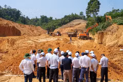 Da Nang accelerates border school projects