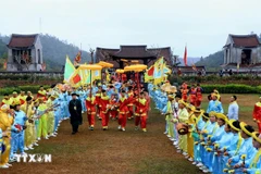 Yen Tu Spring Festival opens