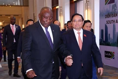 Vietnamese PM, South African President attend joint business forum