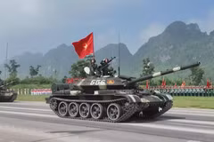 Spectacular military hardware rehearsal sets stage for 80th National Day
