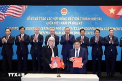 Party chief witnesses signing, exchange of Vietnam–US contracts, cooperation agreements