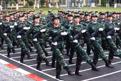 Female soldiers intensify training for 80th National Day parade