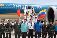 Vietnam delivers more than 45 tonnes of earthquake relief aid to Venezuela