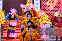 Vibrant Kim Lien Temple Festival – landmark of Thang Long Citadel’s southern gateway 