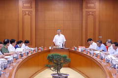 Top leader stresses growth and social harmony must go hand in hand
