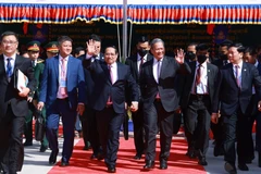 Vietnamese, Cambodian PMs inaugurate Tan Nam-Meun Chey int’l border gate pair